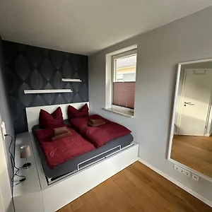Villa Stadtvilla In 7 Personen 3 Schlafzimmer 2 Baeder Garten Und Terrasse Zentral Gelegen Messe Innenstadt Seen, Leipzig