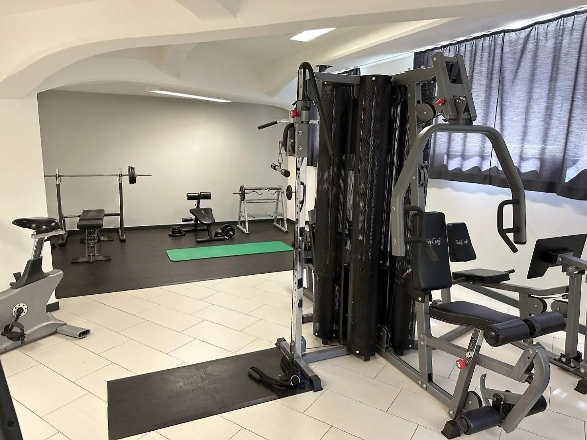 Meos 2 -Zentrum-Hofblick-Gym-Netflix Leipzig